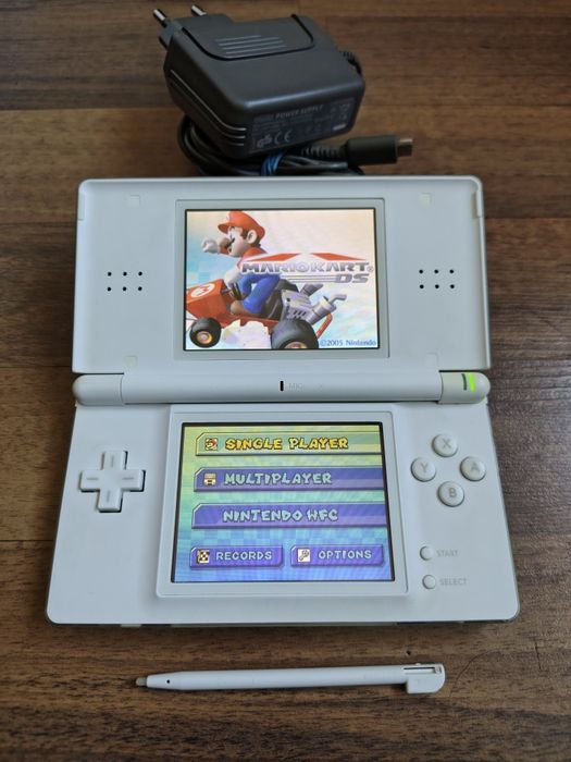 Nintendo ds lite modat 100 jocuri