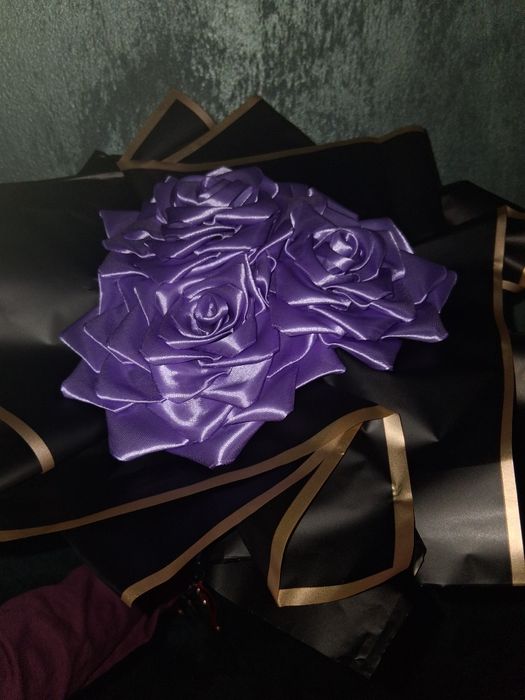 Buchet de trandafiri din satin