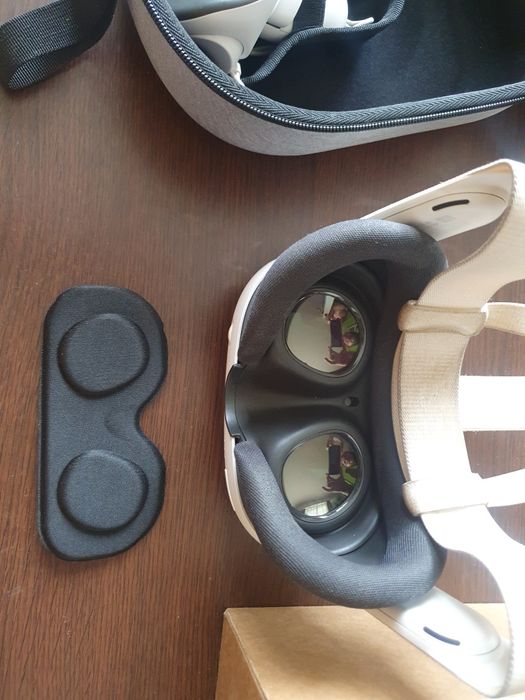 Meta Oculus 3, 512 GB, cu garantie + carcasa pentru transort