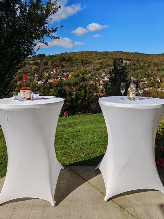 Коктейлни маси под наем