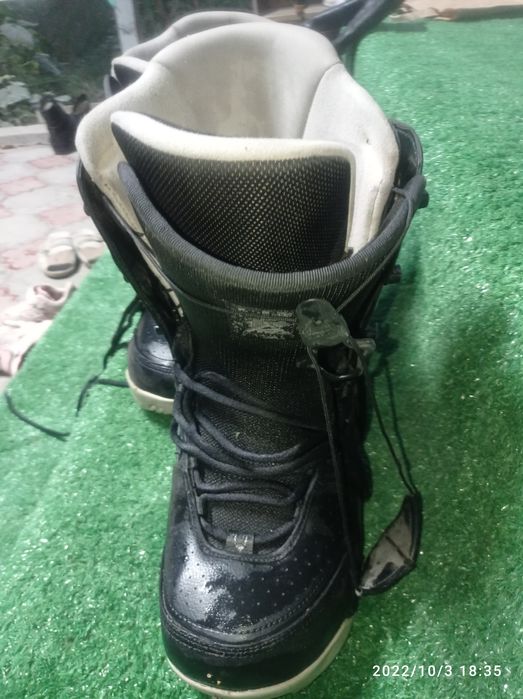 Продам лыжние ботинки