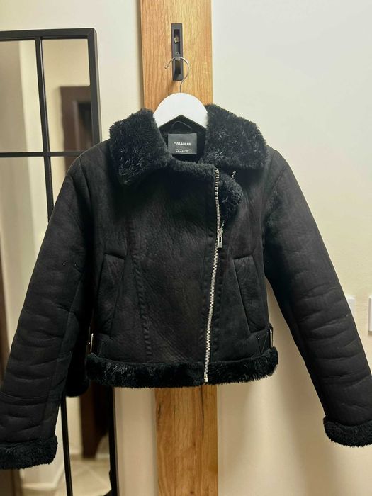 Pull&Bear Дамско черно яке с пухена подплата