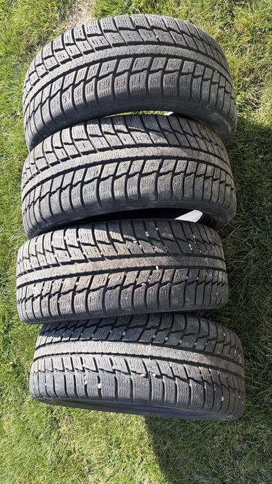 Set 4 anvelope iarna 225/45/R17