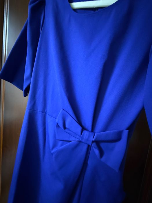 Платье футляр богатого синего цвета. В отличном состоянии.