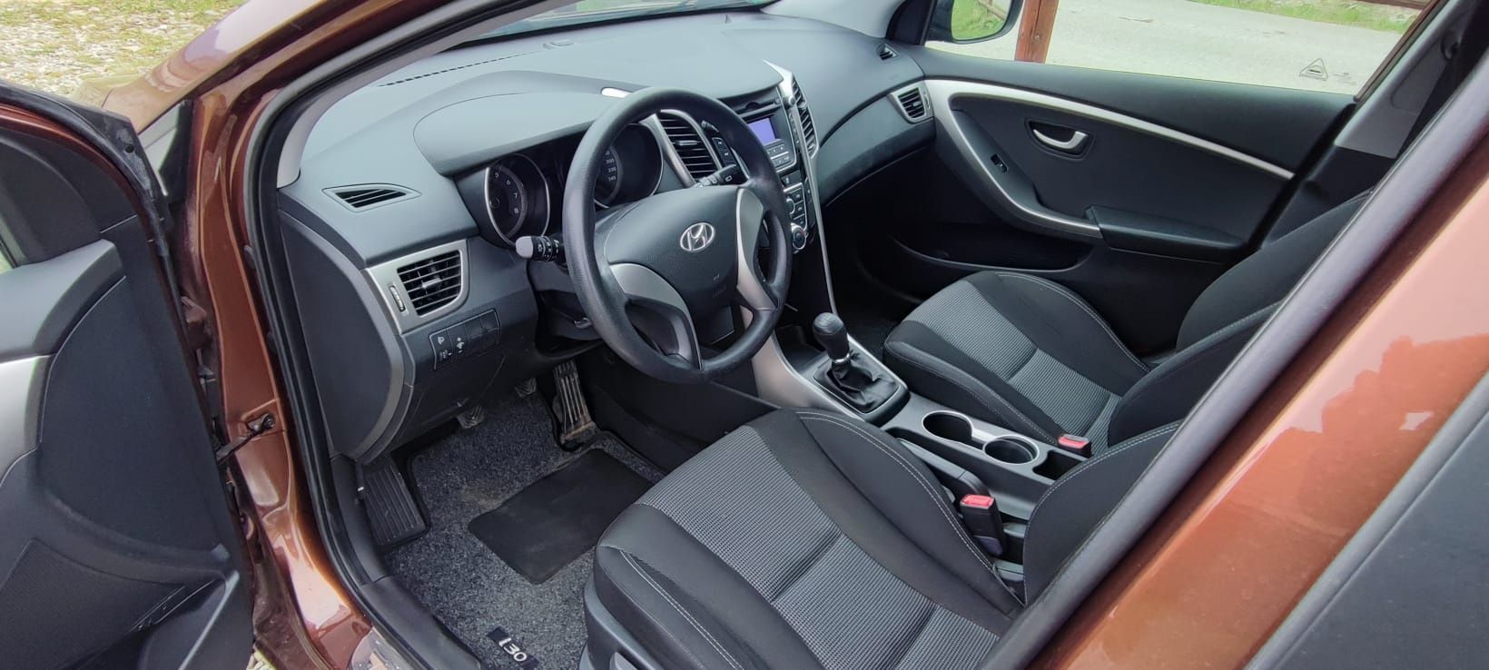 Hyundai i30 hatchback 2013 1,4 benzina 132000 km