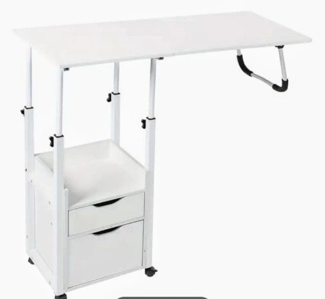 Măsuță pentru pat..