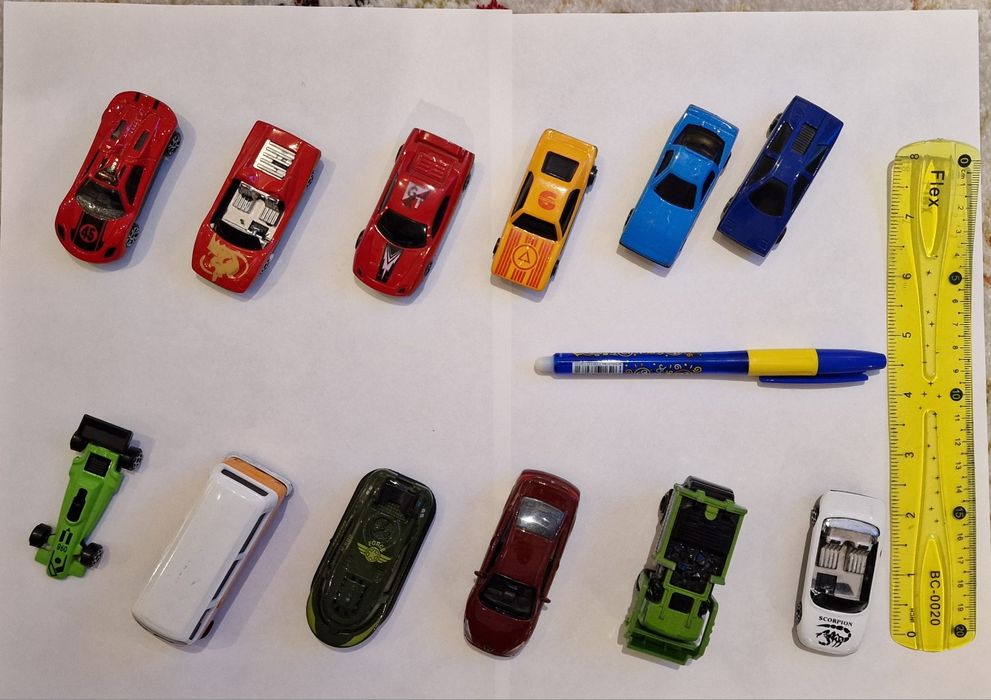 Set masinute 12 bucati