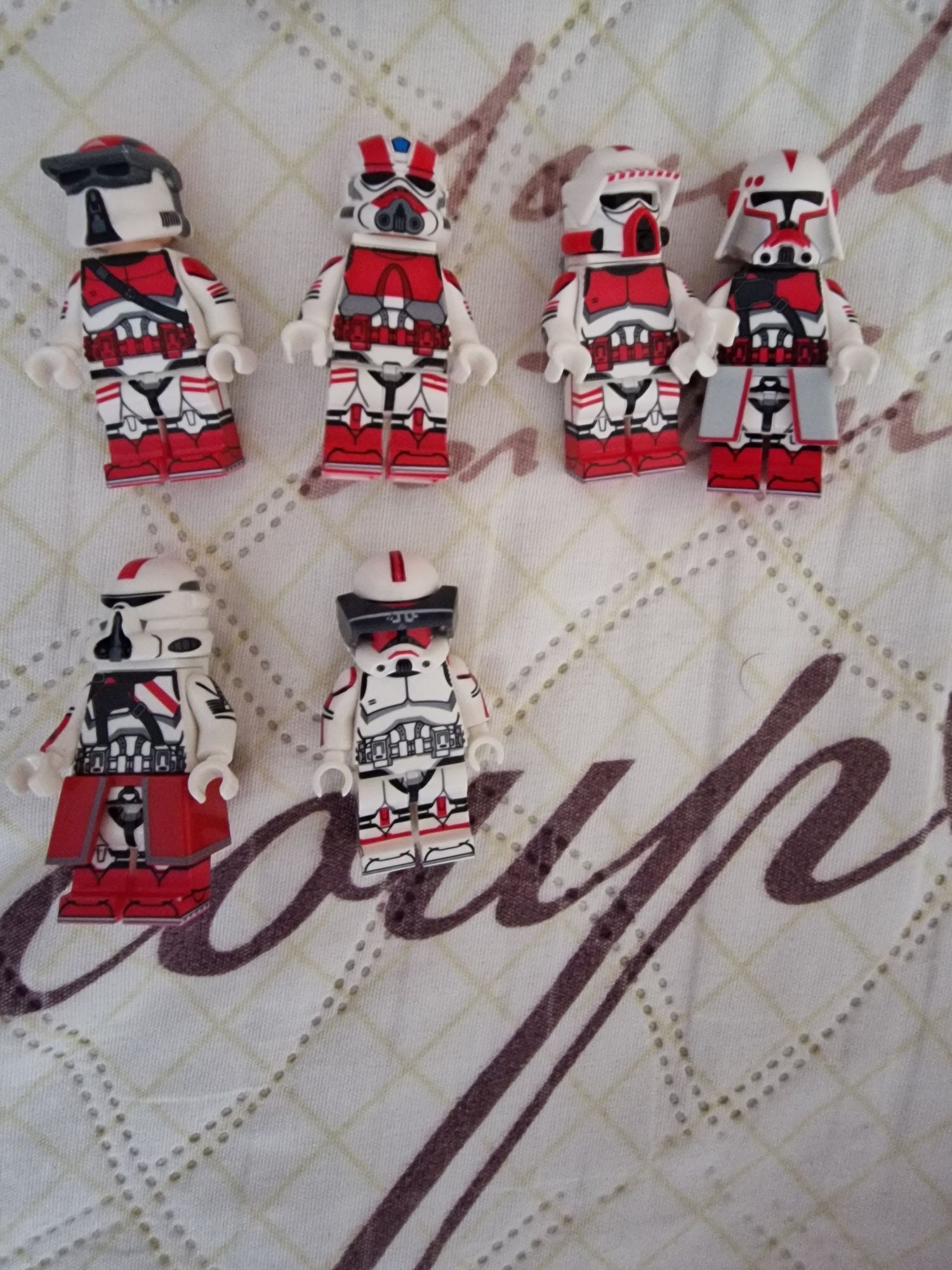 Lego star wars set and minifigures
