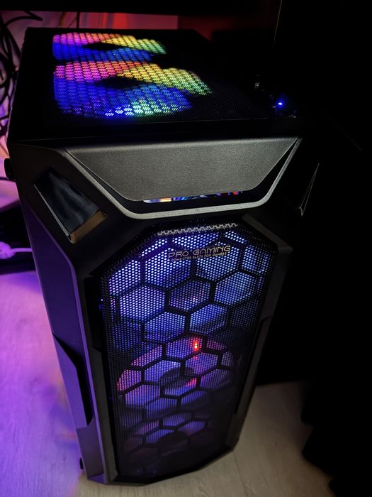 PC Gaming i7 6700K RX 580 8GB 16GB DDR4 SSD NVMe M2 512GB + 240GB