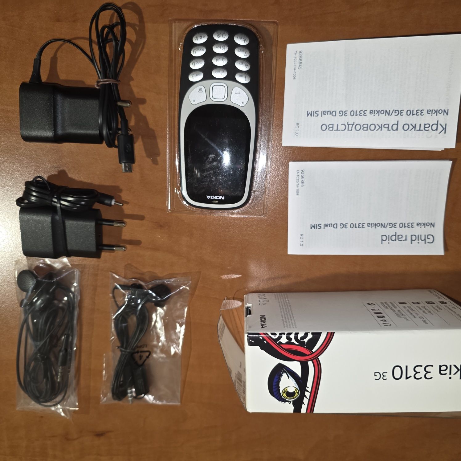 Nokia 3310 с 2 зарядни и 2 нови слушалки