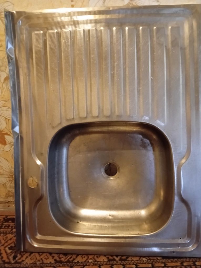 Продам мойку для кухни.