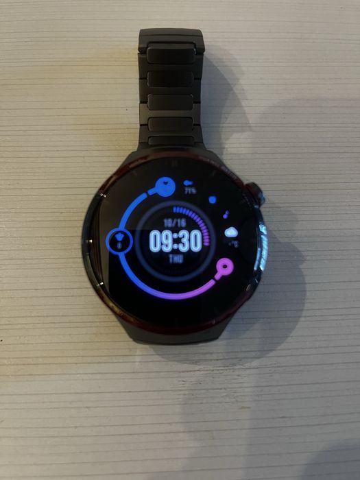 Смарт часовник Huawei 4 space edition