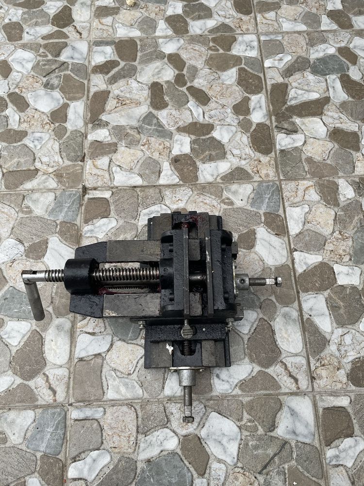 Menghina pentru mașini unelte - 100 mm