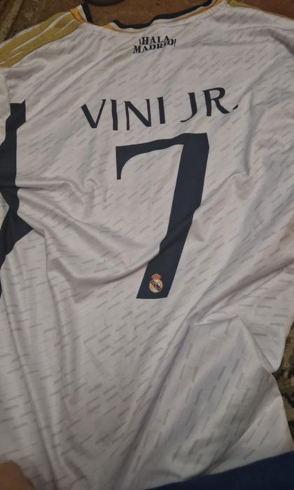 Оригинал блуза  Real madrid на Vini. Jr. размер   м