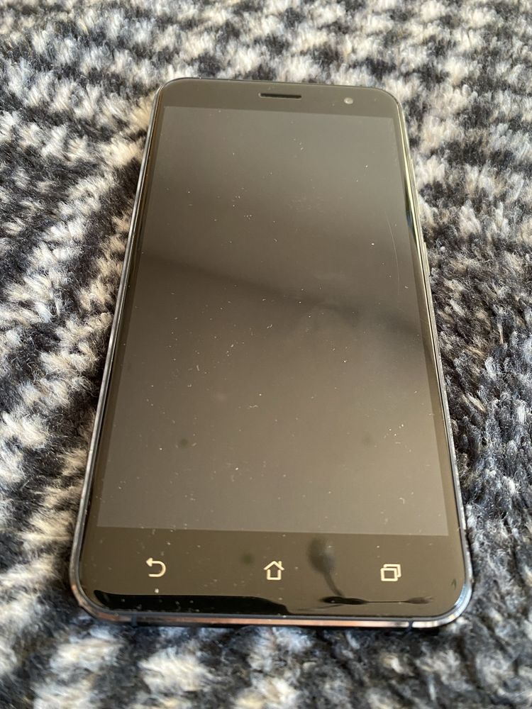 Vand telefon Asus Zenfone 3 ZE520KL