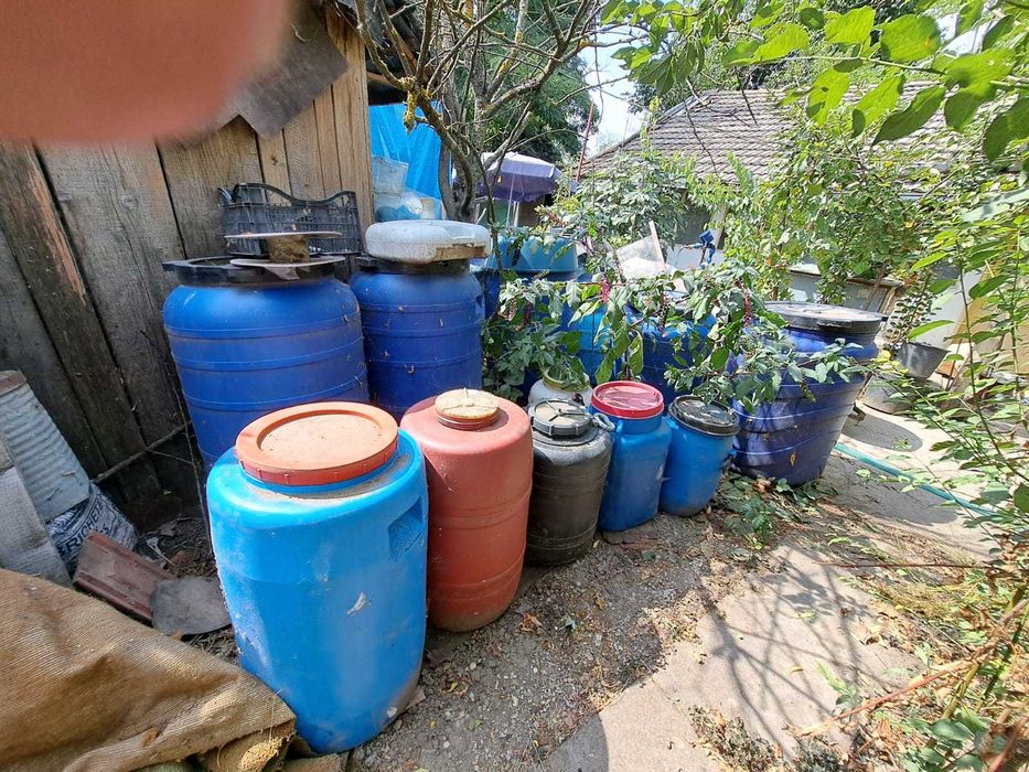 Butoae plastic 220 l