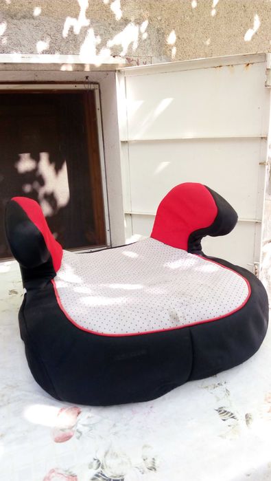 Универсална детска седалка за автомобил. За деца 15 - 36 кг.