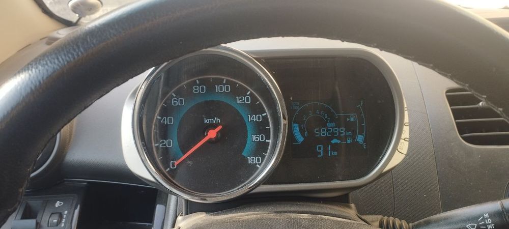 Автомобил СПАРК сотилади