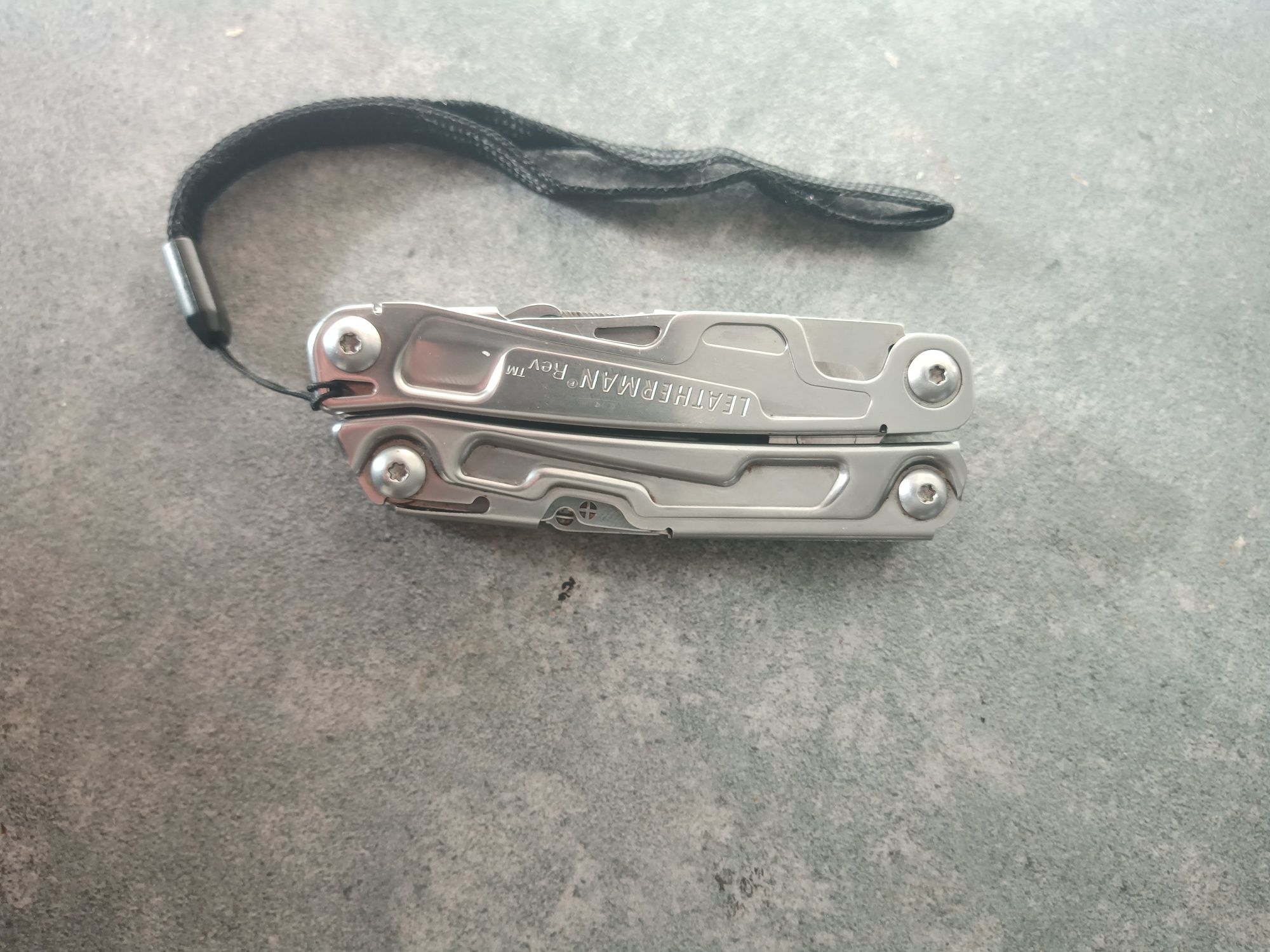 Multitool Leatherman REV