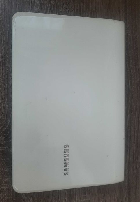 Нетбук Samsung NС 110Р с новой беспроводной мышкой