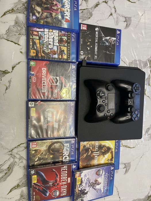 Продам Ps4 slim в хорошем состоянии