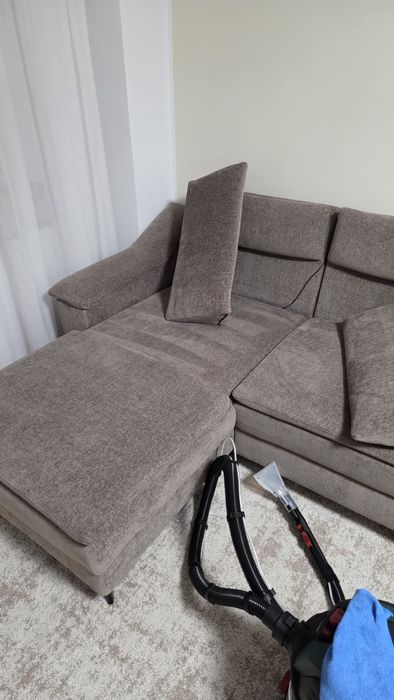 Curatare profesionala canapele/ scaune/ fotolii/ tapiterie/ covoare