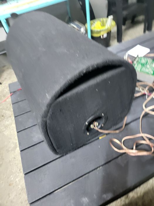 Продам сабвуфер саб