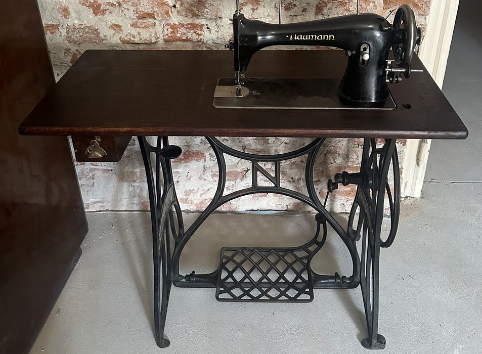 Ofertă! Masină de cusut marca Naumann!! Vintige!! Colectie!!