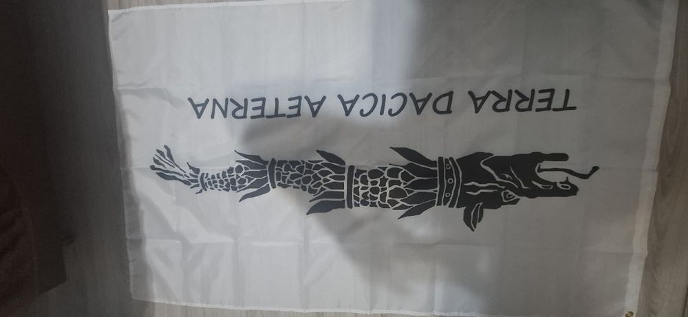 Vând steag  "TERRA DACICA AETERNA  Marime 90×150