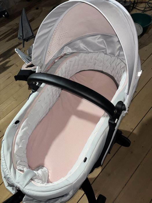 Carucior stokke v6  3 in 1 si accesorii