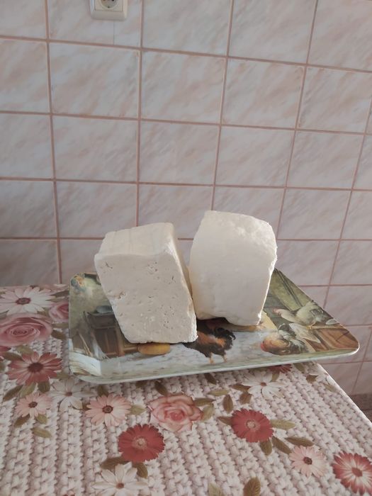 Vând brânză maturată de oaie