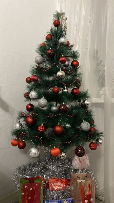 Продам елку 120 см