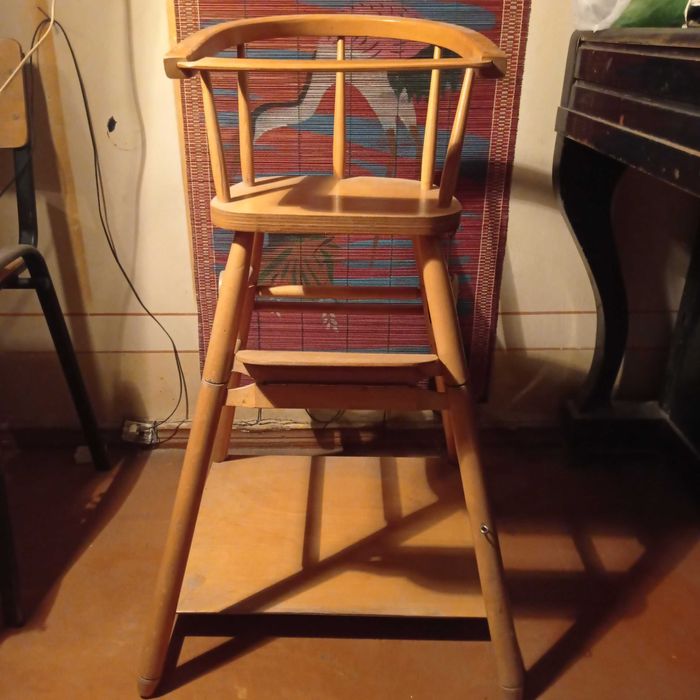 Продаю детский разборный стул Чехословакия.