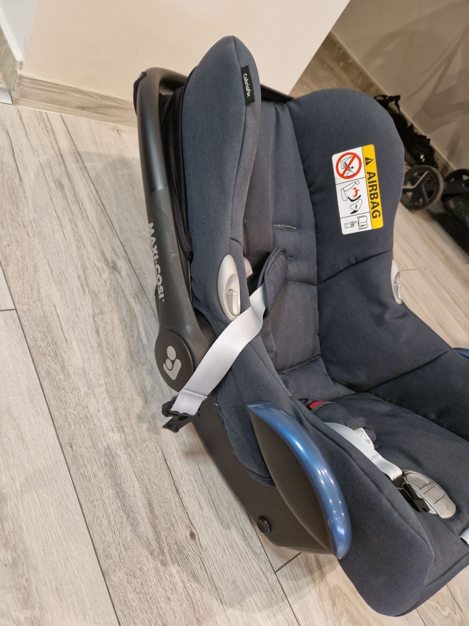 Maxi Cosi бебешко столче за кола  CabrioFix 0-13кг.