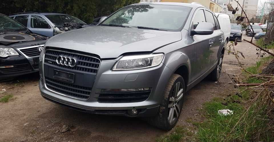 Audi Q7 3.0tdi BUG  на части / ауди кю7 3.0тди 233