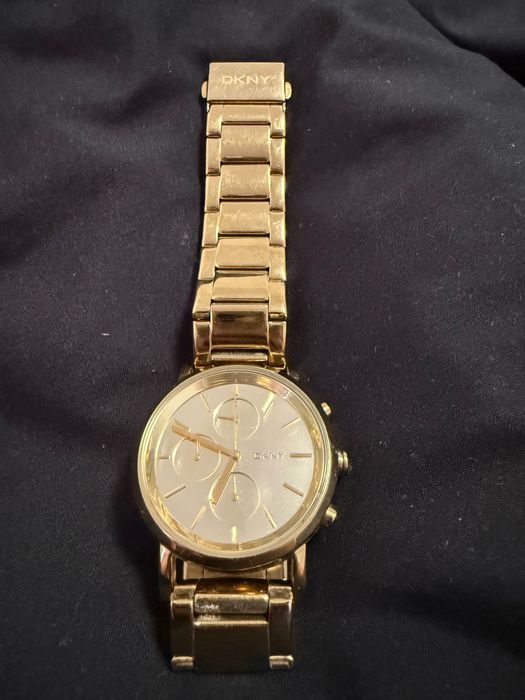 Ceas DKNY auriu stare bună