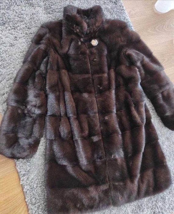 Срочно!!!  норка шуба хорошем сост, цвет коричневый…..