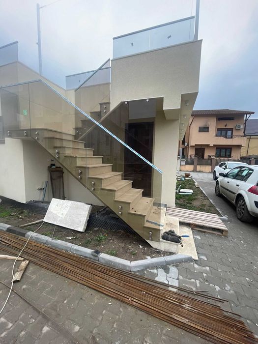 Balustrada de sticla