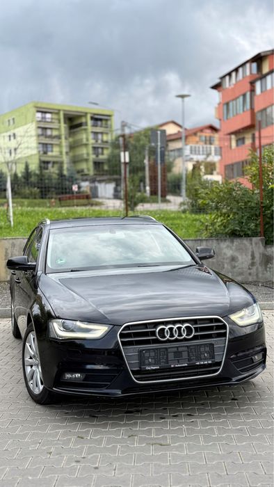 AUDI A4 Business 2012 2.0TDI 143 CUTIE AUTOMATĂ