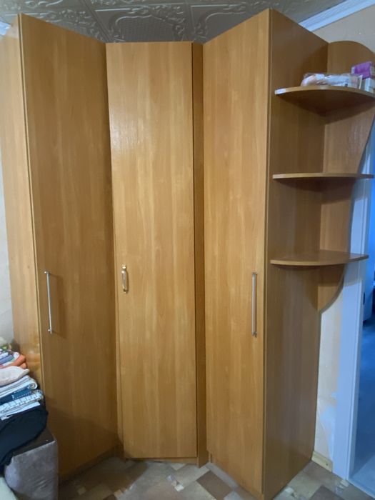 Шкаф трехдверный угловой