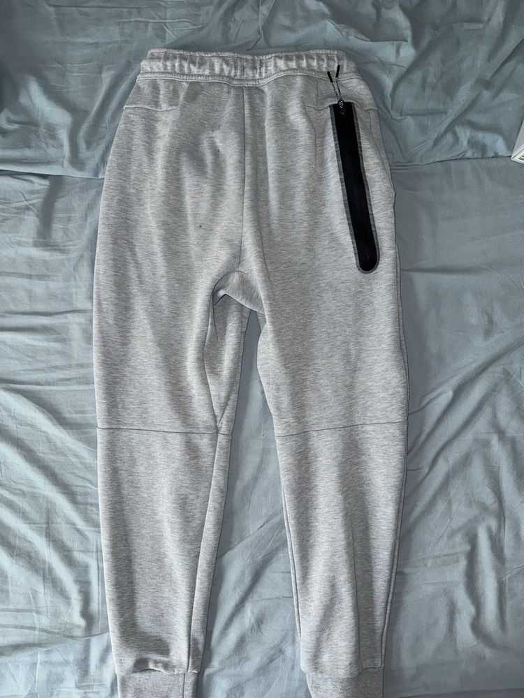 Nike Tech Fleece долнище XS