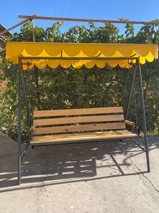 Качели из металла для сада