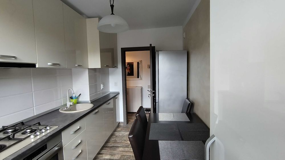 Proprietar, inchiriez apartament 2 camere decomandat in Centrul Civic