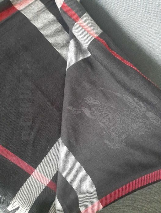Esarfa/sal Burberry, casmir-matase,450 lei