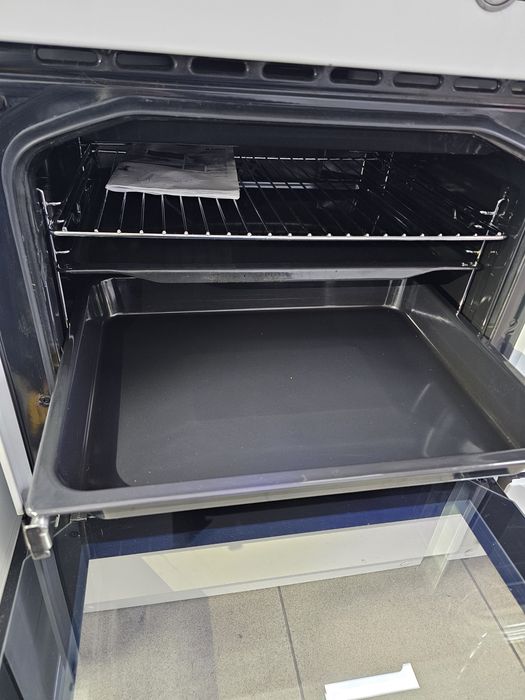 Печка с индукционни котлони ASKO CI96374W