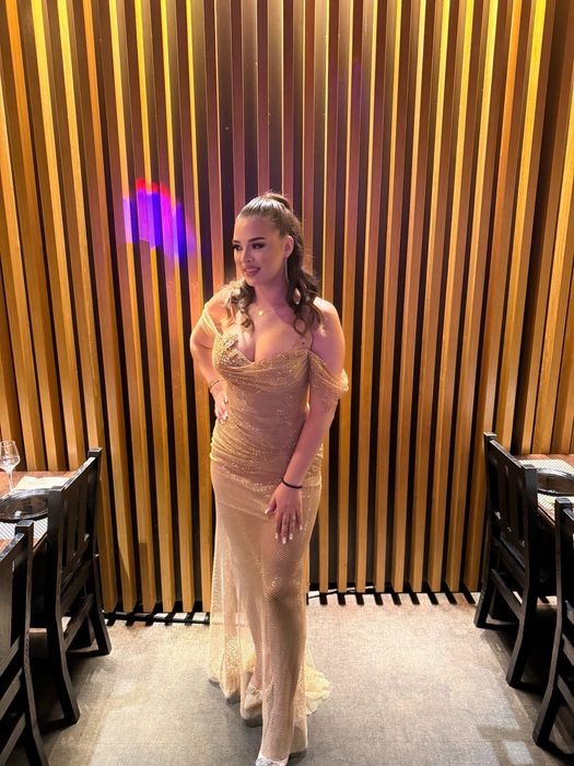 Rochita evenimente, purtata o singura data