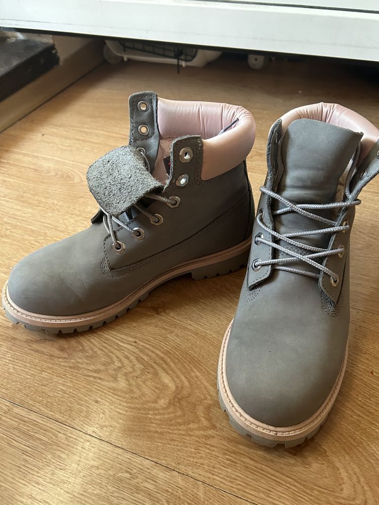 Bocanci/ ghete Timberland impermeabili piele nabuc mărimea 39