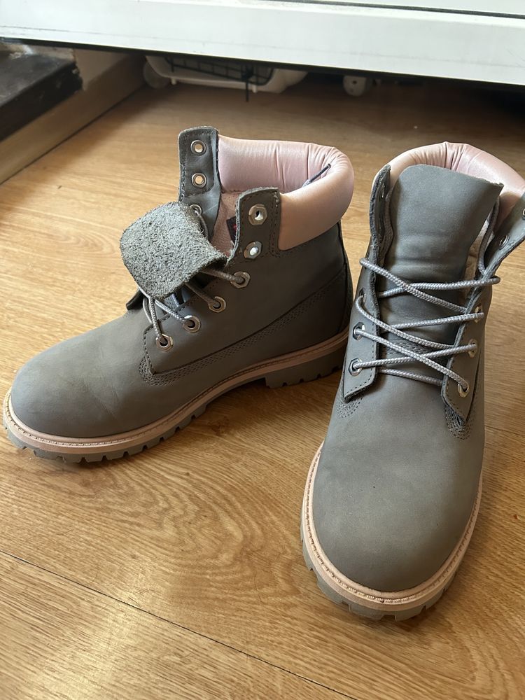 Bocanci/ ghete Timberland impermeabili piele nabuc mărimea 39