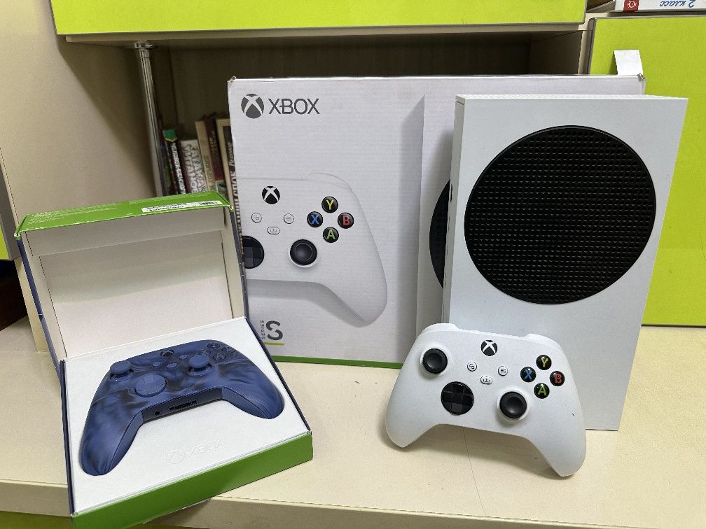 Xbox series s в идеальном состояние к