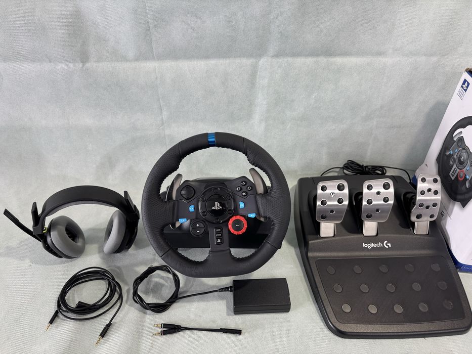 Волан и слушалки - Logitech Driving Force G29 PS3/PS4/PS5/PC